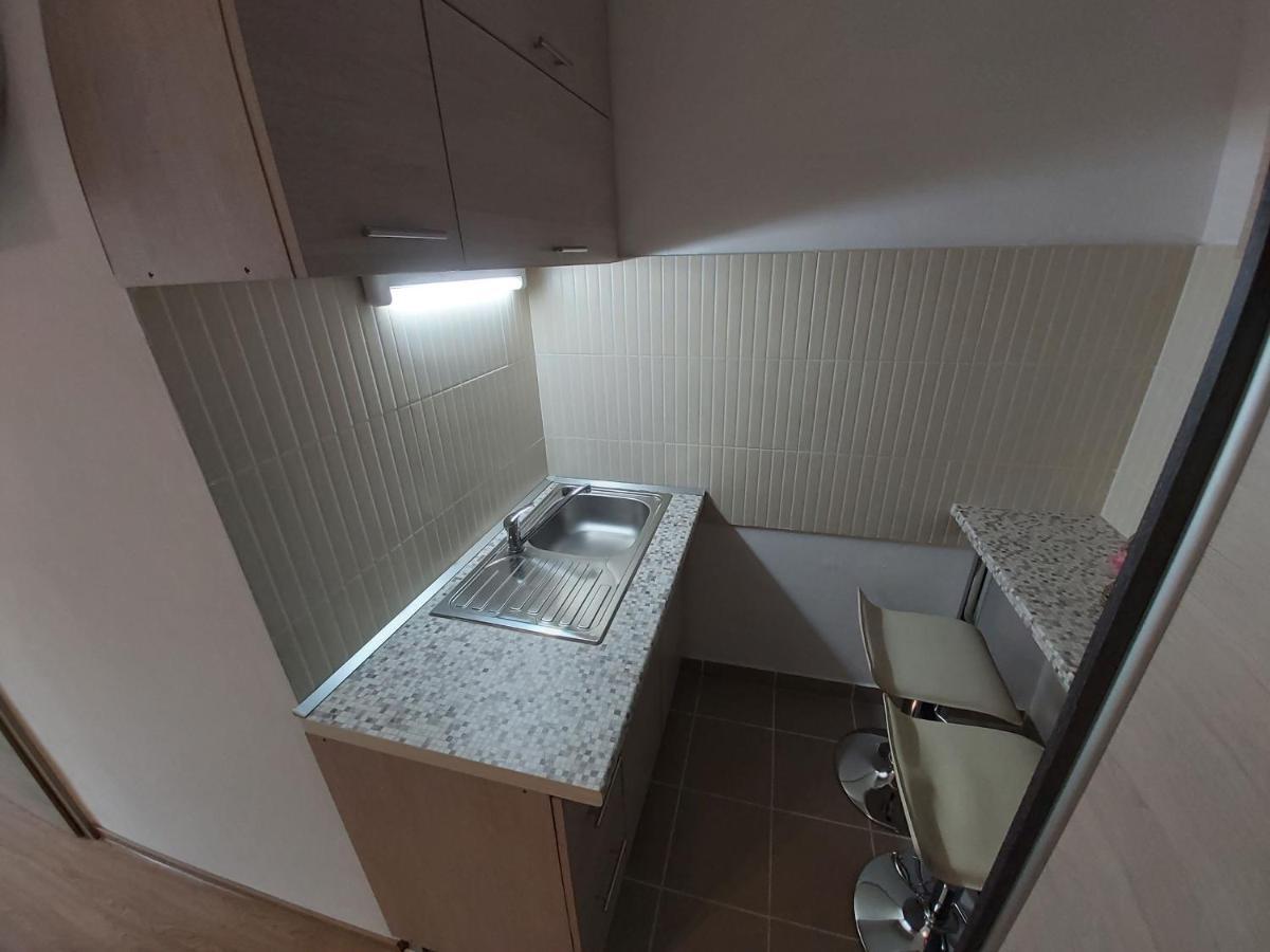 Bed and Breakfast Mamutfenyo Panzio Tata Exterior foto