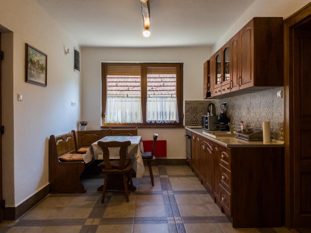 Bed and Breakfast Mamutfenyo Panzio Tata Exterior foto
